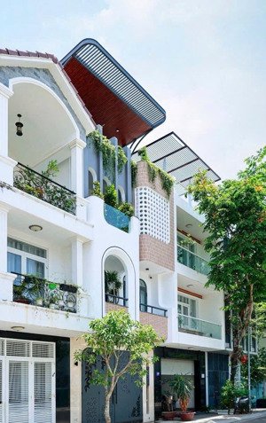 cần bán nhà đẹp có thang máy kđt vcn phước hải nha trang giá tốt