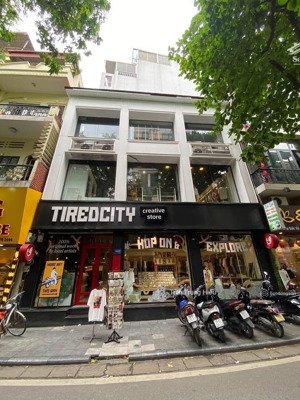 cho thuê nhà mặt phố huỳnh thúc kháng, liên hệ chính chủ,diện tích tổng 610m2,cực đẹp để kinh doanh