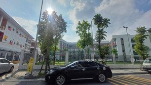 siêu phẩm - bán tòa nhà văn phòng khu đấu giá cổ linh 110m² - mặt tiền 20m - giá tốt