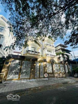 gấp bán: căn biệt thự mặt tiền view công viên kdc gia hoà, vị trí siêu đẹp, giá tốt. nhà mới đẹp