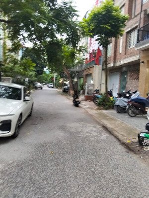 liền kề thang máy vỉa hè 3 ô tô tránh văn phòng ở cực đỉnh, văn khê hà đông.