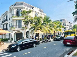 bà chị đi nước ngoài cần bán gấp căn biệt thự liền kề aeon tân an