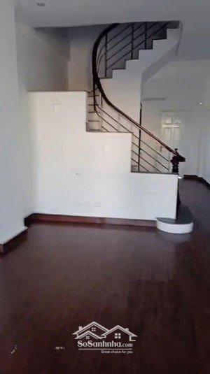 cho thuê nhà mặt phố trâu quỳ gia lâm 13tr 4 tầng 6 ngủ mới đẹp