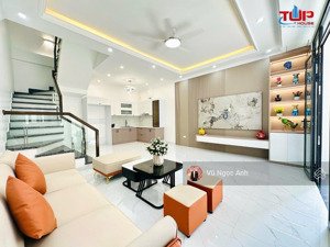 bán nhà đằng lâm 3 tầng lô góc có sân cổng riêng rộng 20m2 để xe thoải mái