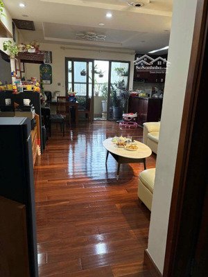 mới. chủ nhà tin tưởng gửi bán căn hộ home city 3pn 9,6 tỷ. lh: 