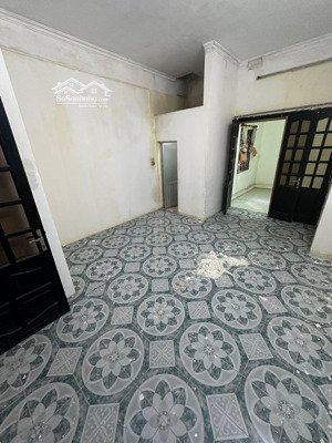 giá cực hiếm - cách mặt phố phố tôn đức thắng 50m - ngõ ba gác chạy - trung tâm đống đa 130tr/m2