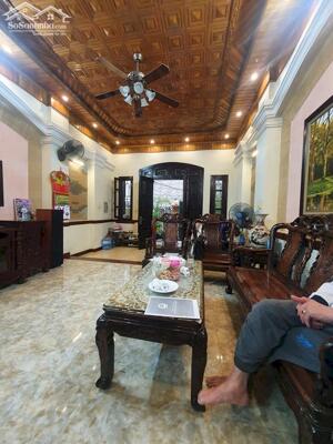 Bán nhà Lê Hồng Phong gần chợ Hà Đông, mặt tiền rộng, ô tô đỗ cửa, vài bước ra phố, 45m2, 13.6 tỷ