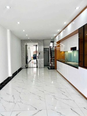 bán gấp nhà phố hồng tiến 57m2 x6 tầng thang máy full nội thất chỉ 11.2 tỷ