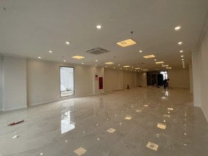 cho thuê văn phòng mặt phố nguyễn văn cừ 300m2 thông sàn, 2 thang máy, mặt tiền kính, giá 25 triệu