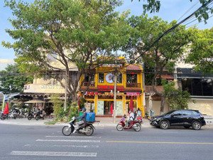 bán đất đường hồ nghinh đối diện công viên. diện tích 250m2. đang cho thuê tháng 50 triệu/th.