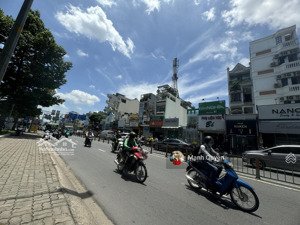 tòa nhà mặt tiền phan văn trị, 5 tầng, đang cho thuê 50tr/ tháng