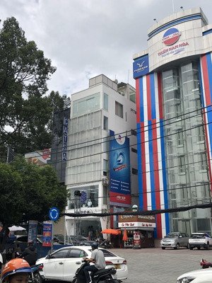 mặt tiền cách mạng tháng 8, quận 3. dt: 5.5x26m, 3 tầng vị trí ngay viettel complex giá bán 45.3 tỷ