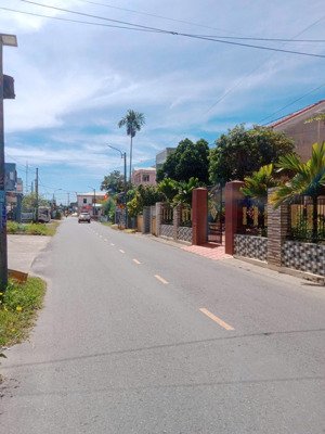 đất trạm thu phí điện bàn, cách quốc lộ1a chỉ 100m dt 5x25m gần chợ