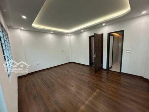 bán nhà riêng tại sài đồng. 40m. 3 ngủ.