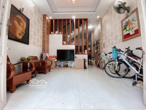 tân bình hxh nhà 4 tầng dt 40m2 giá 5,8 tỷ.