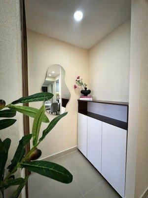 cần bán gấp cc hoàng kim thế gia dt 65m2 3pn 2wc full nt sổ hồng giá 2,7 tỷ lh hân