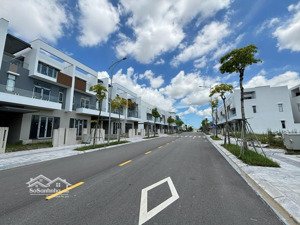 nhà phố 3 tầng trung tâm huế . ngay canh aeon