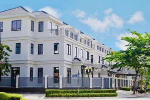 biệt thự view sông lakeview city cần bán giá chỉ 29.8 tỷ vị trí đẹp thông thoáng. 