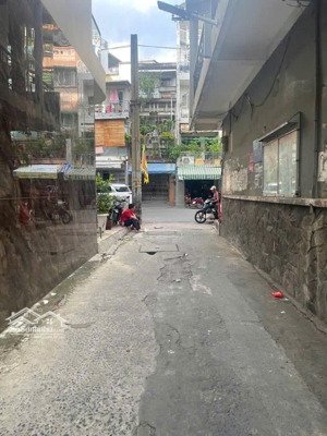 nhà 3 tầng - hoàn công 35m2 - phường 4 - quận 10 - nở hậu - hẻm thông - nhỉnh 4 tỷ