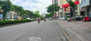 hàng hiếm nguyễn văn cừ 70m 6 tầng thang máy. nhà hai mà thoáng