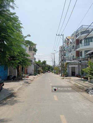 bán nhà mặt tiền đường số 10 . hiệp bình phước . tp thủ đức . dt đất 134 m . 3 lầu mặt tiền đường