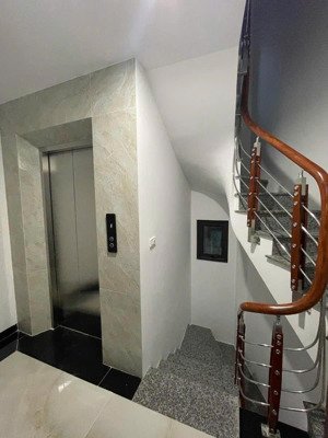 siêu phẩm ngõ 12 nguyễn văn huyên ô tô tránh 3 mặt thoáng 6 tầng thang máy, giá 12.5 tỷ