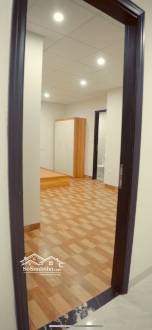 mình còn 1 phòng ccmn ở ngõ 6 thượng thuỵ, q. tây hồ nhé, 30m2 , 3,6 triệu nhà đẹp đủ nội thất.