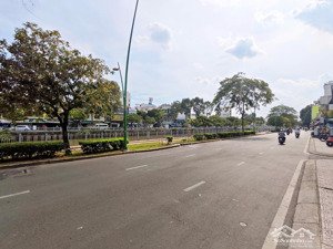 nhà quận 3 - lê văn sỹ - 4 tầng - 33m2 - 1 căn ra mt - 3 phòng ngủ - hcđ - không quy hoạch.