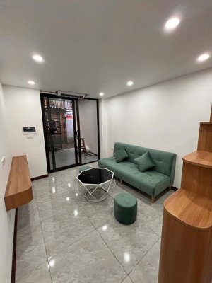 cực hiếm long biên 40m chỉ 2.65 tỷ nhà đẹp, đủ công năng, 2 ngủ, full nội thất.