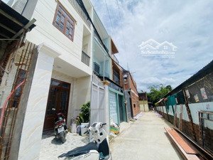 nhà 3 tầng mặt tiền xe hơi, ngay sát nguyễn duy trinh trung tâm phú hữu. sổ hoàn công sang tên ngay