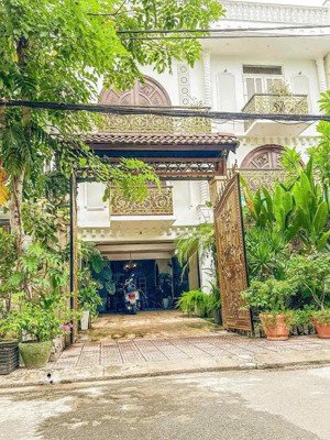 siêu phẩm biệt thự sân vườn mặt tiền phú lộc , diện tích khủng cách biển nguyễn tất thành chỉ 500m