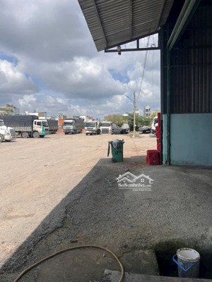 cho thuê kho trong bãi xe mặt tiền lê văn khương, hiệp thành