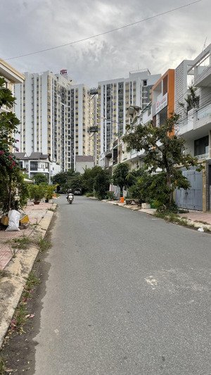 cho thuê căn nhà phố ngay sát đường liên phường giá 19tr/ tháng