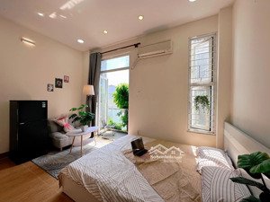 căn hộ pham văn đồng full nội thất cửa sổ lớn hướng sân bây tân sân nhất 