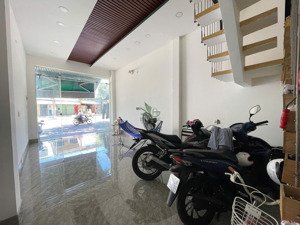 cho thuê nhà kinh doanh 3 phòng ngủ full nội thất mặt đường lê hồng phong giá 16 triệu/tháng