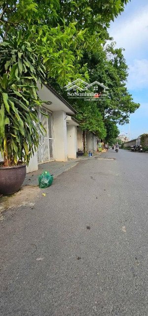 bán nhà phố âu cơ, tây hồ, dt 330m2/mt 8m/3 tầng, ô tô 6m, giá 43 tỷ.