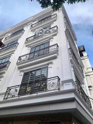 chỉ 8,5 tỷ- nhà xây mới trần duy hưng- cầu giấy- 35m2- 6 tầng- cách oto 10m- ngõ thông, gần phố