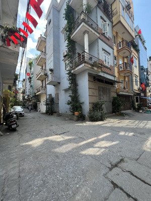 chính chủ bán nhà phố giải phóng, lô góc 2 mặt tiền, oto tránh 2 mặt