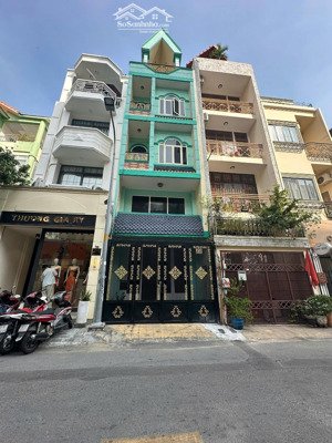 cần bán gấp nhà mt đặng dung q1. dt: 4x15.5m, 3 lầu. gía bán 22.5 tỷ bớt lộc