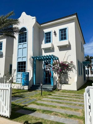 biệt thự đơn lập hướng biển novaworld phan thiết dt: 200m2. giá: 6 tỷ bao thuế phí lh: 