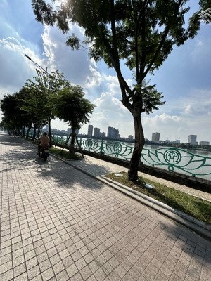 bán gấp toà căn hộ cao cấp võng thị trích sài hồ tây 95m 7 tầng view hồ oto sát hồ thang máy