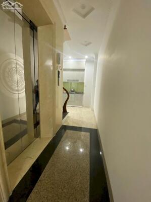 NHÀ MỚI LONG LANH - 5 TẦNG THANG MÁY - GẦN OTO - NGÕ THÔNG - 11.2 TỶ