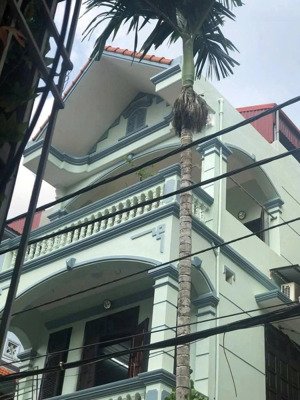 bán gấp nhà ngõ 806 kim giang 120 m², 3 tầng mt 8.4 m ô tô đỗ cửa giá chỉ 13.6 tỷ