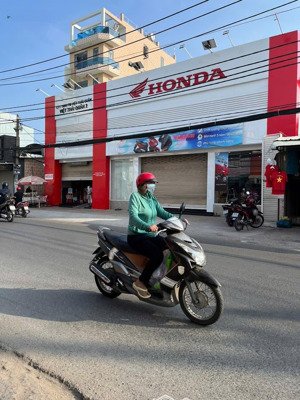 siêu hiếm!căn góc mặt tiền nguyễn duy trinh q2 khúc đẹp ngang hơn 13m giá chỉ 68 tỷ.