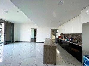 bán nhanh căn hộ 3 phòng ngủ, 149m2, view sông, tầng cao tại empire city, giá bán 35 tỷ bao gồm hết