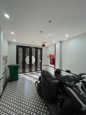 siêu phẩm cầu giấy-ccmi ni - 5 tầng thang máy-full nôi thất-ngõ nông vài bước ra phố-nhỉnh 11 tỷ