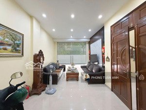 nhà lô góc- lô 9 mở rộng- 3 mặt đường- nội thất siêu sang để lại toàn bộ