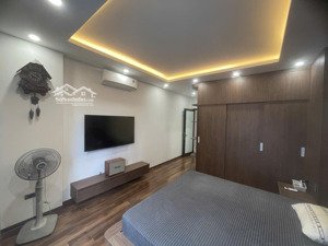 bán nhà phố hồng tiến-nguyễn văn cừ-long biên. nhà 6 tầng thang máy, ô tô vào nhà. giá bán 12.5 tỷ