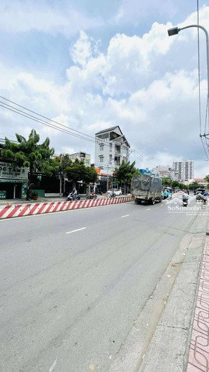 bán căn nhà mặt tiền huỳnh tấn phát, phú thuận quận 7 ngang 4,4m,153m chỉ 23,9tỷ.