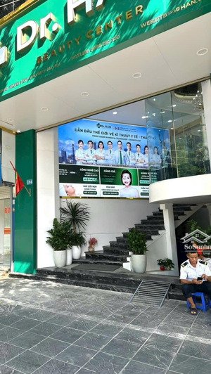 chính chủ bán nhà mặt phố trần duy hưng giá rẻ nhất thị trường, đang cho thuê dòng tiền tốt.